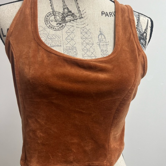 Soft Cropped Tank Top! - Picture 4 of 13